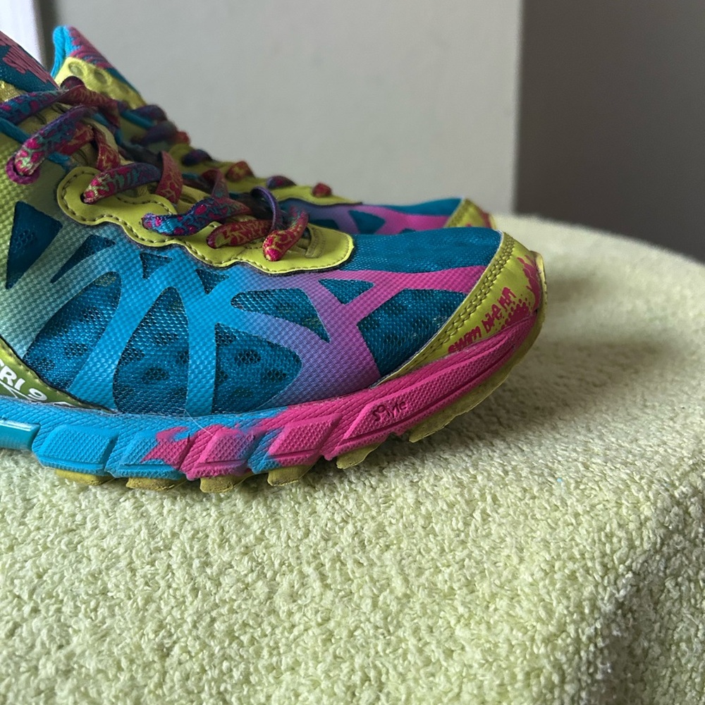 ASICS Gel-Noosa TrI 9 Women's Blue and Pink Athletic Shoes - Picture 8 of 11